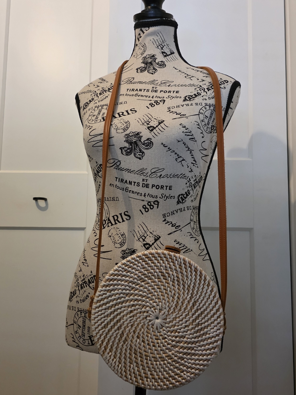 Vintage Round Crossbody Bag - Tan & Cream